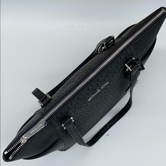 MICHAEL KORS CHARLOTTE LARGE TOP ZIP TOTE - Picture 8 of 16